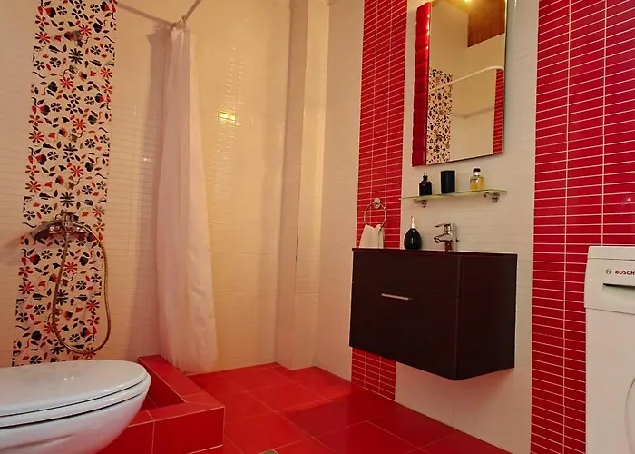 Luxury Konstantina! *