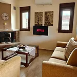 Luxury Konstantina! Σπίτι διακοπών Γερακινή